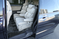 
	7人乗り仕様のセカンドシートには、背もたれの中折れ機構や内蔵式オットマンなどを採用。3列目シートをたたんでのロングスライドなど、シートアレンジも多彩だ。（写真をクリックすると、シートアレンジが見られます）
	