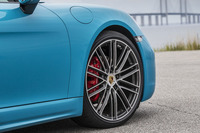 「718ケイマンS」の標準タイヤサイズは、前が235/40ZR19で、後ろが265/40ZR19。