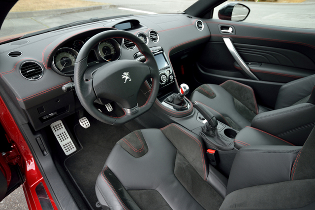 Peugeot RCZ T7R5F03 ナビパネル 左H 内装トリム 純正 プジョーRCZ R（FF/6MT）【試乗記】 対話できる「R」 - webCG
