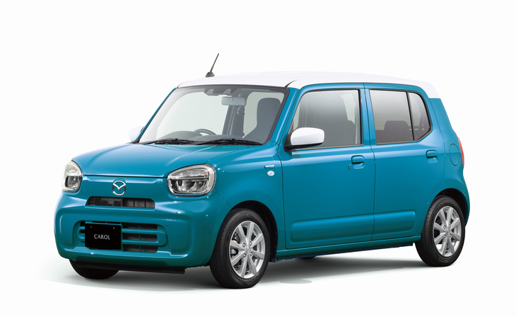 2022年に登場した8代目となる現行「マツダ・キャロル」。4代目からは「スズキ・アルト」のOEMモデルとなっている。