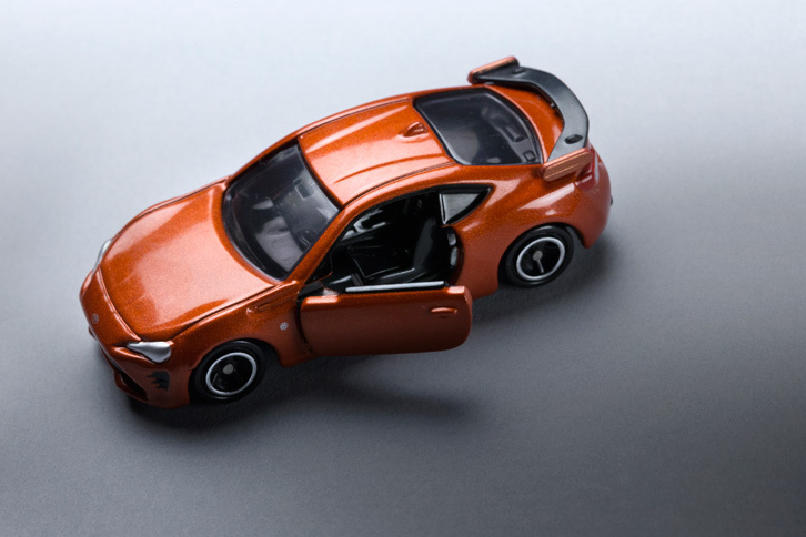 インテリアでは、メーターまわりの意匠を変更。上級グレードでは各部にスエード調の人工皮革を採用するなど、質感の向上も図っている。（写真＝郡大二郎）