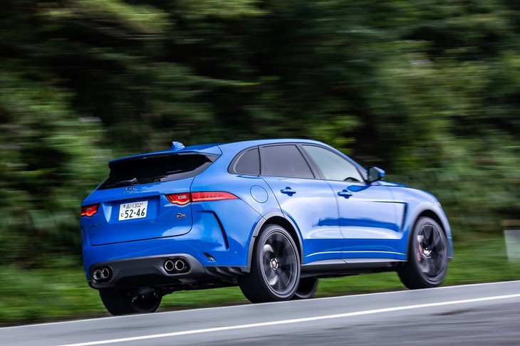 「FペースSVR」の0-100km/h加速は4.3秒、最高速度は283km/hと公表されている。