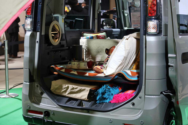 スズキ・スペーシア ベースXF 車中泊仕様（ラゲッジルーム）