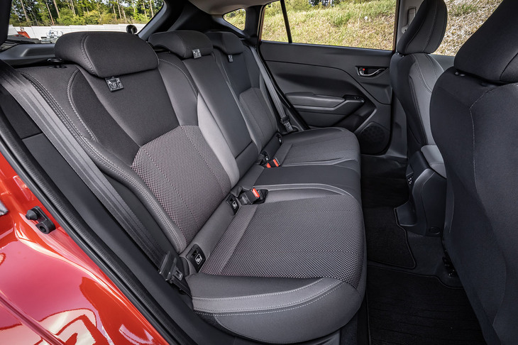 スバル・インプレッサ（リアシート）