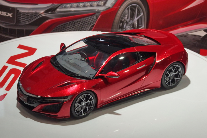タミヤ唯一の自動車スケールモデルの新作である1/24「ホンダNSX」。2016年10月発売予定で価格は4104円。
