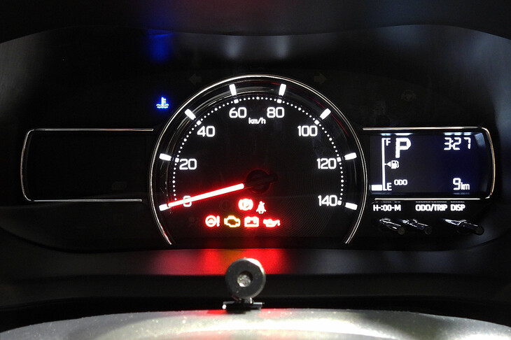 ダイハツ・ムーヴX（メーターパネル）