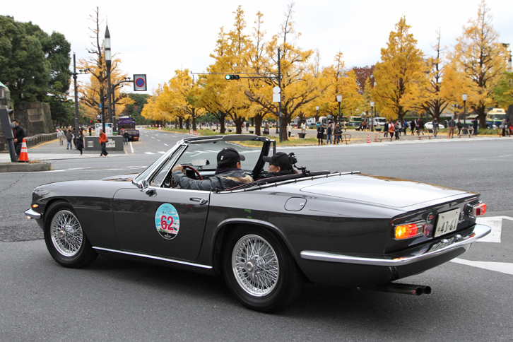 1965年「マセラティ・ミストラル スパイダー」。800台以上作られたクーペに対して、スパイダーは生産台数約120台という希少車。