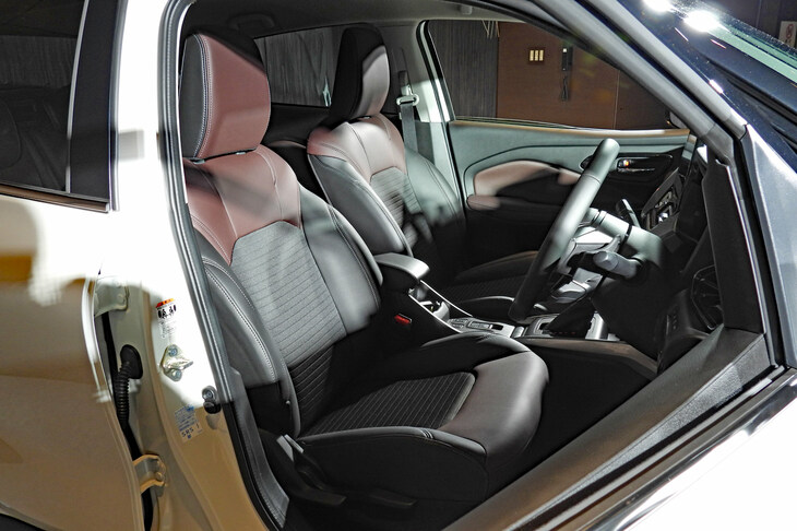 スズキ・フロンクス（フロントシート）