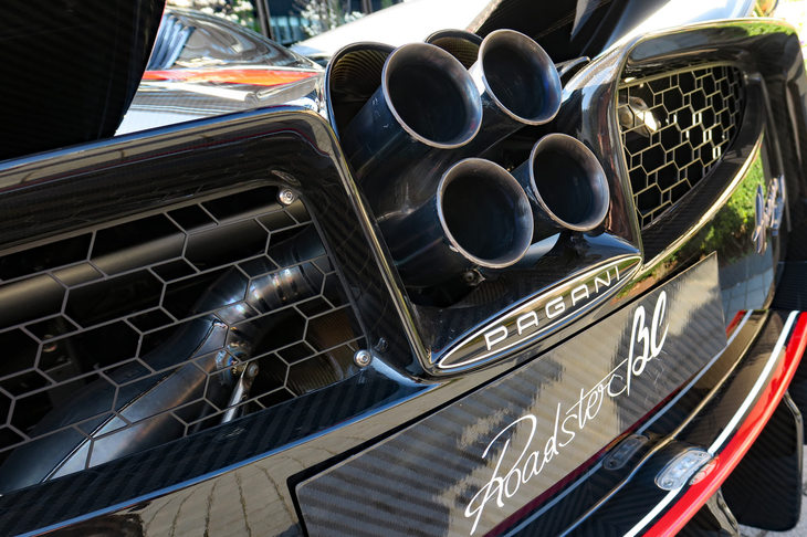 パガーニ・ウアイラ ロードスターBC（マフラー）