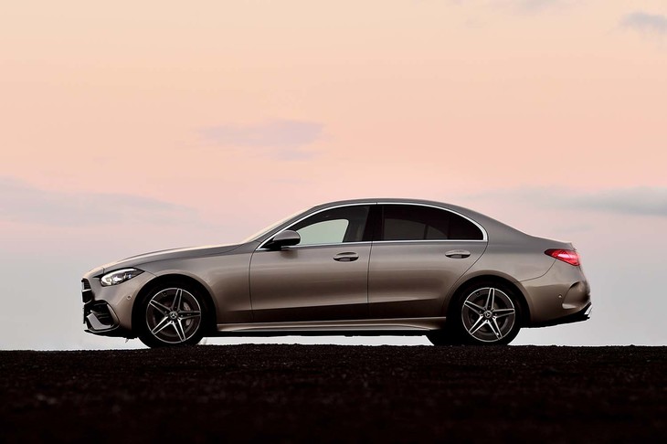 5代目となるW206「Cクラス」は新型「Sクラス」に続く新世代メルセデスです。先代からどれほど進化したでしょうか。（photo：小林俊樹）