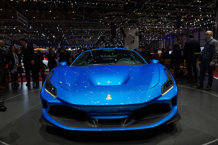 フェラーリF8トリブート