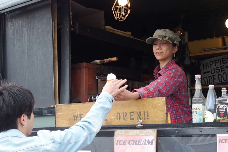 「シボレーファンデー2019」参加者は、ショートサーキットのパドックに設置されたキッチンカーでフリードリンク、フリーアイスクリームを楽しむことができた。