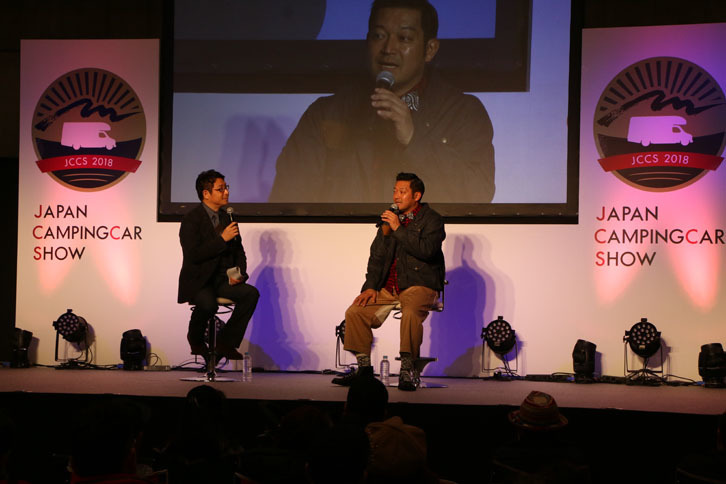 ショーではキャンピングカーで楽しむクルマ旅の普及を目的として、毎年1人の著名人を「キャンピングカーアワード」として表彰する。今年は“ぐっさん”こと山口智充さんが受賞。トークショーが開催された。