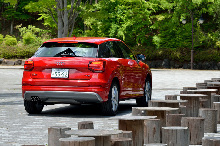 「Q2ファーストエディション」のボディーカラーは、写真のタンゴレッドメタリックを含む計5色がラインナップされる。なお、標準の「Q2」は9色から選べる。