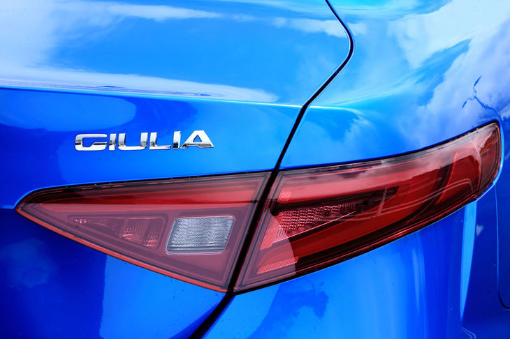 アルファ・ロメオ・ジュリア ヴェローチェ