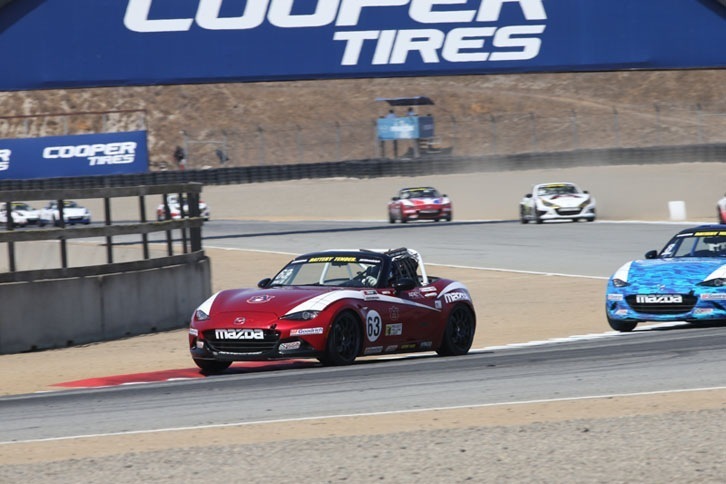 「グローバルMX-5カップ・エキシビションレース」の様子。