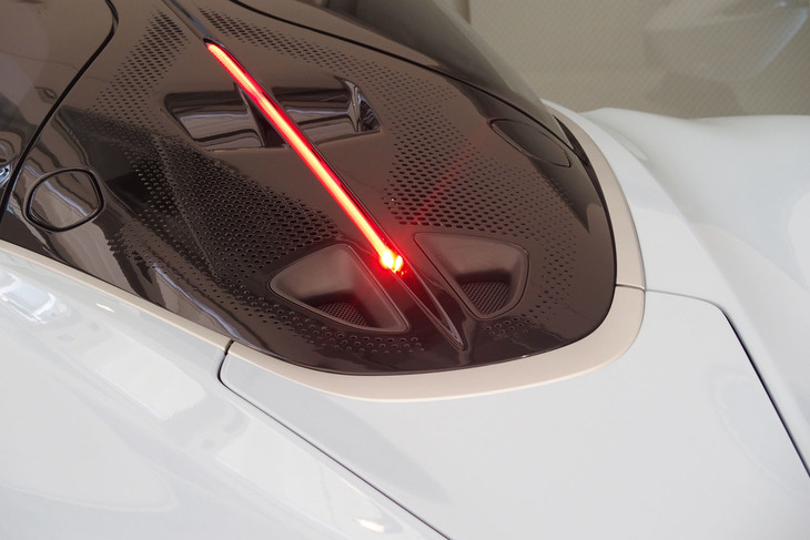 マクラーレン・スピードテール（ハイマウントストップランプ）