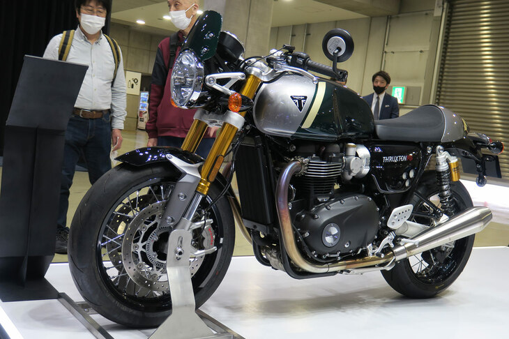 トライアンフ・スラクストンRS