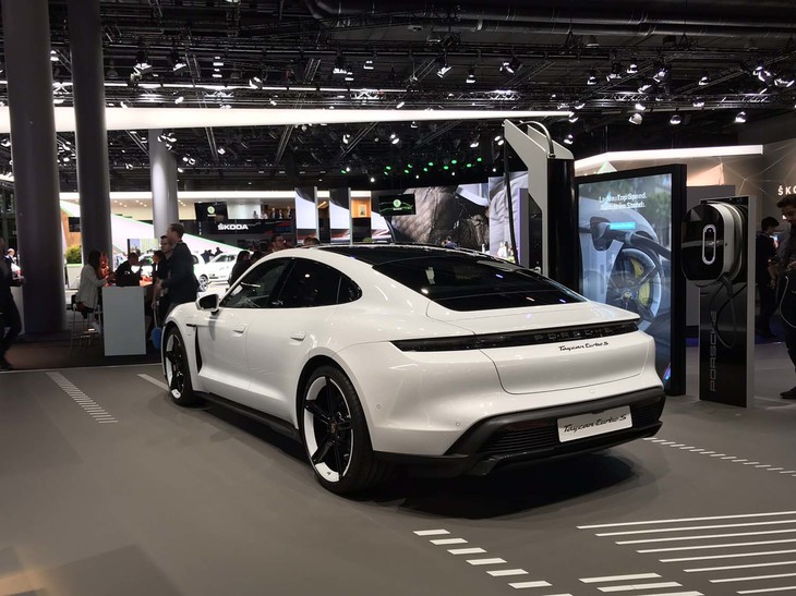 ポルシェ・タイカン ターボS