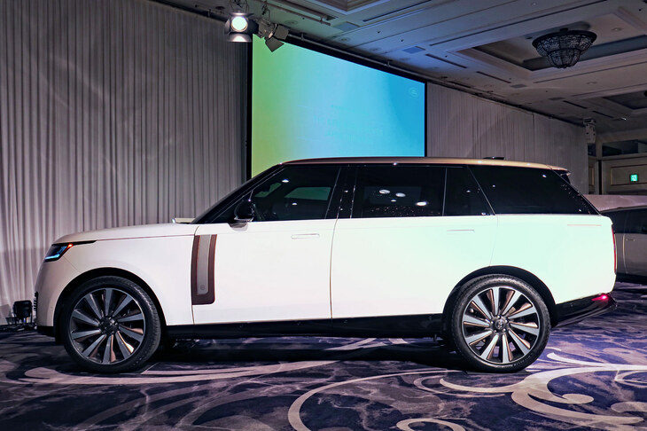 ランドローバー・レンジローバーSV P530（サイドビュー）
