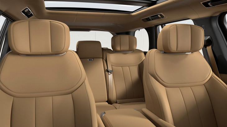 ボディーカラーが「トルマリンブラウン」のものに組み合わされる、キャラウェイインテリア。