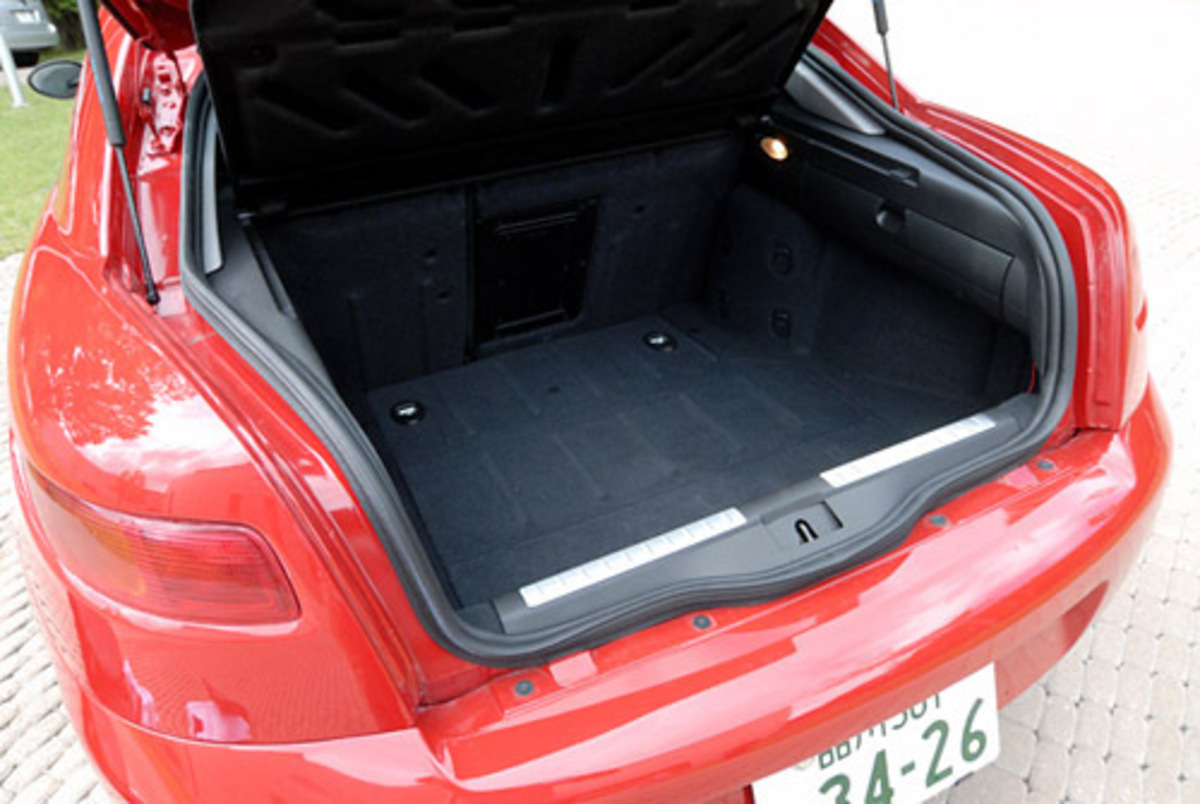 アルファ ロメオ アルファgt 3 2 V6 24v Ff 6mt ブリーフテスト アルファ ロメオ アルファgt 3 2 V6 24v Ff 6mt Webcg