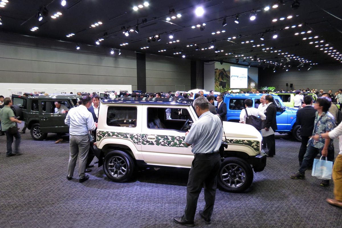 新型 スズキ ジムニー ジムニーシエラ 発表会の会場から 内装 外装など47枚 画像 写真 Webcg