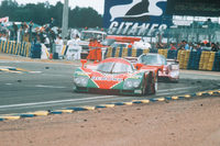 マツダは1991年のルマン24時間レースに、4ローターロータリーエンジンを搭載した「787B」を投入。日本車として初優勝を果たした。