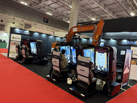 会場内には自動車メーカーだけでなく、サプライヤーやスタートアップ企業も数多く出展している。そこには将来のクルマや乗り物に使われるかもしれない原石がゴロゴロしているので、ぜひお立ち寄りください。写真はARVAのブースで、重機を遠隔操作する訓練シミュレーター。『重機でGo』というゲームソフトを活用しているそうだ。