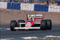 1988年は16戦中15勝とマクラーレンが他を圧倒。アイルトン・セナがドライバーズチャンピオンに輝いた。