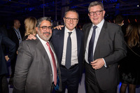 会場にはロス・ブラウン氏（一番右）の姿も。レースエンジニアとしてF1の世界に数々のイノベーションをもたらした同氏は、2017年からF1というモータースポーツ全体のかじ取り役を担っている。