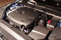 「T6」グレードに搭載される2リッター直4エンジン。ターボとスーパーチャージャーで過給される。