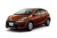 こちらのボディーカラーは同じく新色となる「ダークブラウンマイカメタリック」。