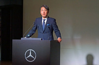 プレゼンテーションを行ったメルセデス・ベンツ日本の上野金太郎社長。