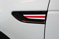 ラグビーW杯2019を後援するランドローバー　大会運営に使用する車両贈呈式を開催の画像