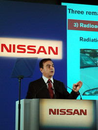 2010年度の決算を報告する、日産自動車のカルロス・ゴーン取締役社長兼CEO。