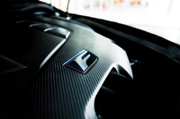 「IS F ダイナミックスポーツチューニング」のエンジン。