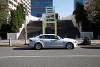 テスト車に用いられていた「グレイシャーホワイト」を含め、ボディーカラーには全18色が用意されている。