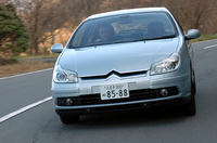 【スペック】V6エクスクルーシブ：全長×全幅×全高＝4740×1780×1480mm／ホイールベース＝2750mm／車重＝1560kg／駆動方式＝FF／3リッターV6DOHC24バルブ（210ps/6000rpm、30.0kgm/3750rpm）／価格＝458.6万円（テスト車＝同じ）