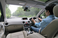 ルノー・コレオス プレミアム グラスルーフ（4WD/CVT）【試乗記】の画像