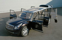 【写真上】「インフィニティM」【写真下】「インフィニティ・クラーザ・コンセプト」