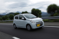 ボディーの軽さも手伝って、延々と続く中央道の上り坂でも痛痒（つうよう）感は皆無。
    