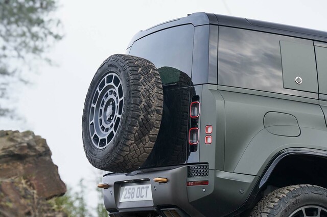 シリーズ最強”のハイパフォーマンスSUV「ディフェンダーOCTA