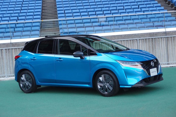 新型「ノート」は2WD車から販売がスタート。4WD車は2021年2月に発売される。