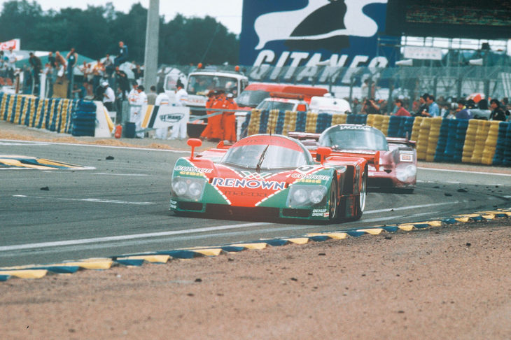 マツダは1991年のルマン24時間レースに、4ローターロータリーエンジンを搭載した「787B」を投入。日本車として初優勝を果たした。