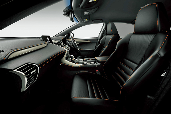 「NX300h“Fスポーツ”」のインテリア。