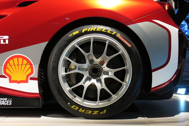 フェラーリ488チャレンジEVO（リアタイヤ＆ホイール）