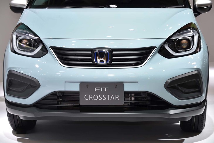 ペットのような親しみやすさを意識してデザインされた、4代目「フィット」のフロントまわり。小動物らしいフェイスの2代目を思わせる。