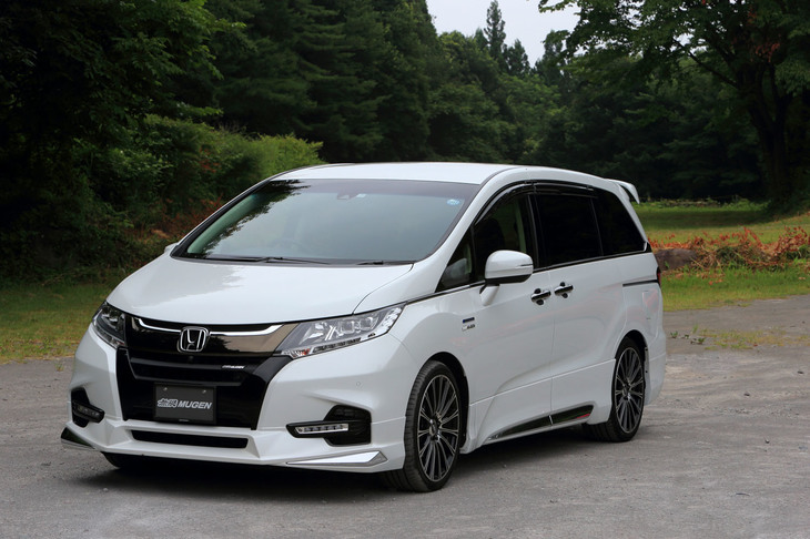 「THE STRONG PERFORMER」をコンセプトに開発された「オデッセイ」用の無限パーツ。“車格感”のあるスタイリングを求めるユーザーからスポーツ志向の強いユーザーまで、幅広いニーズに応えるパーツをラインナップしている。