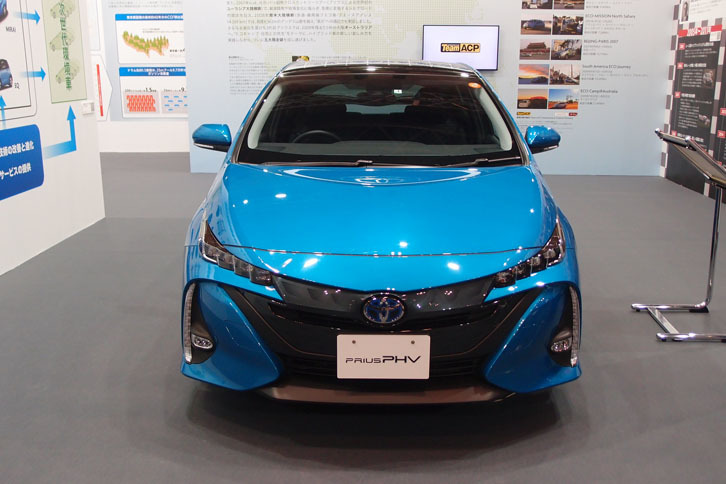 トヨタ・プリウスPHV